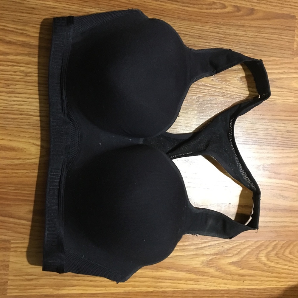 34D under armour sports bra